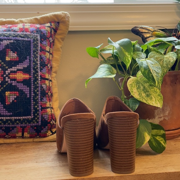 Heels - Picture 3 of 4